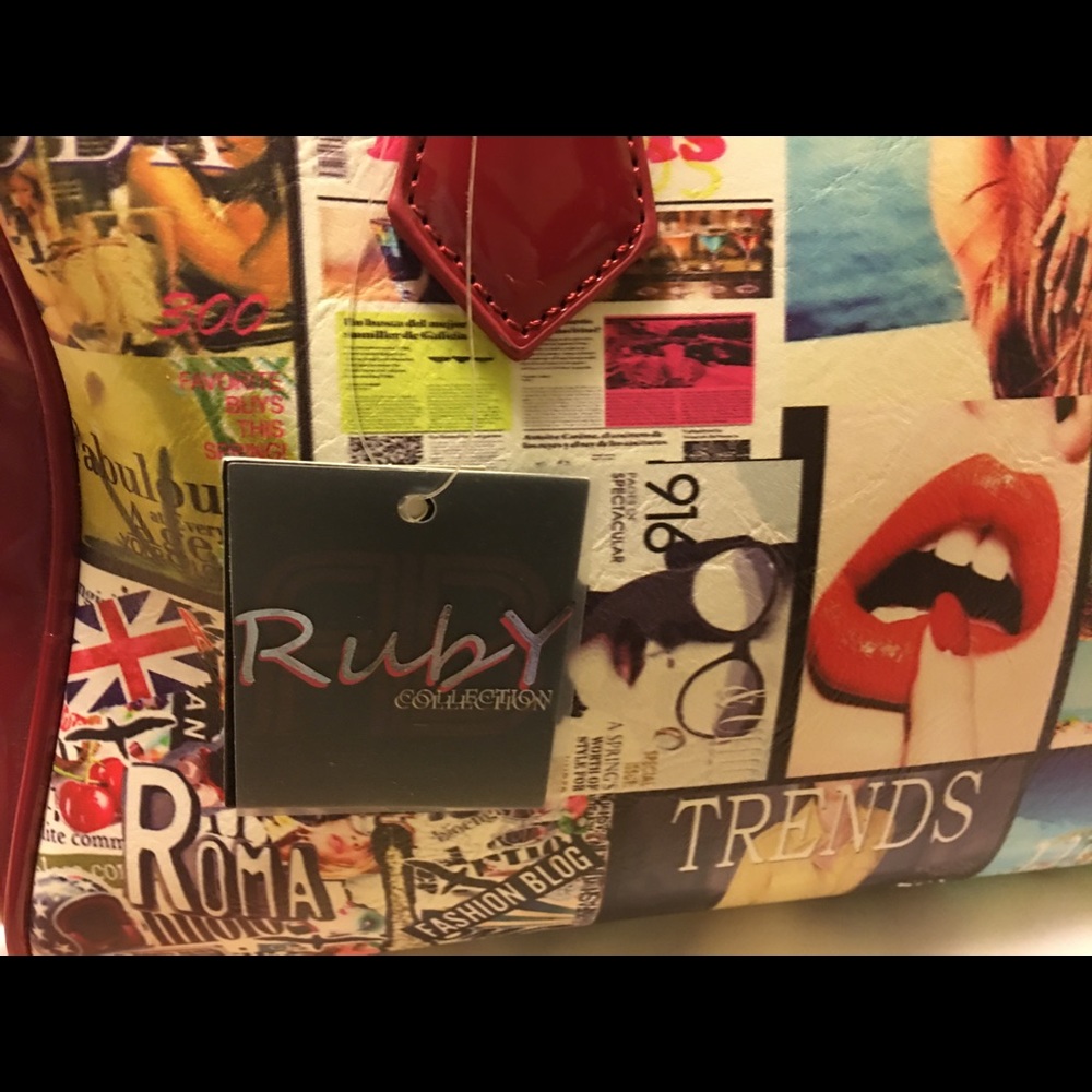 Brand new purse with shoulder straps .